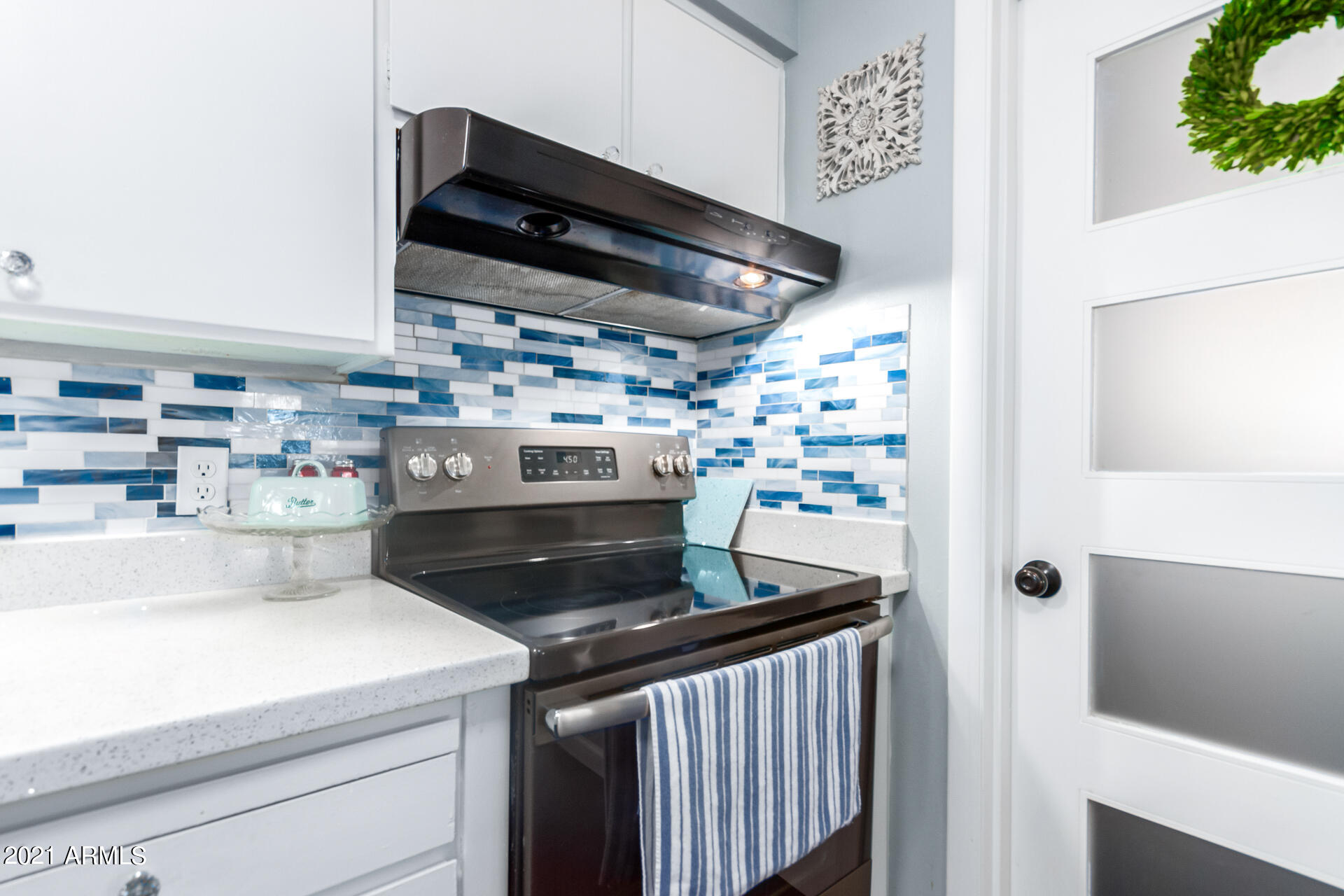 5209 Covina Road Mesa, AZ 85205 - Photo 14 of 39 Beautiful backsplash