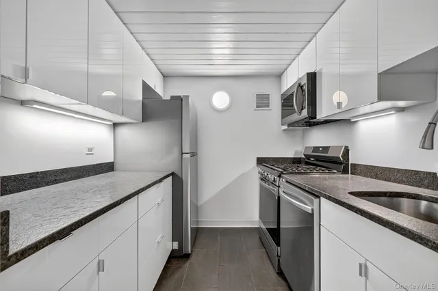 $425,000 | 1 Landmark Square, Unit 530, Port Chester, NY 10573