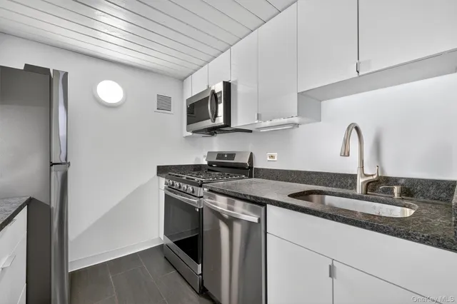 $425,000 | 1 Landmark Square, Unit 530, Port Chester, NY 10573