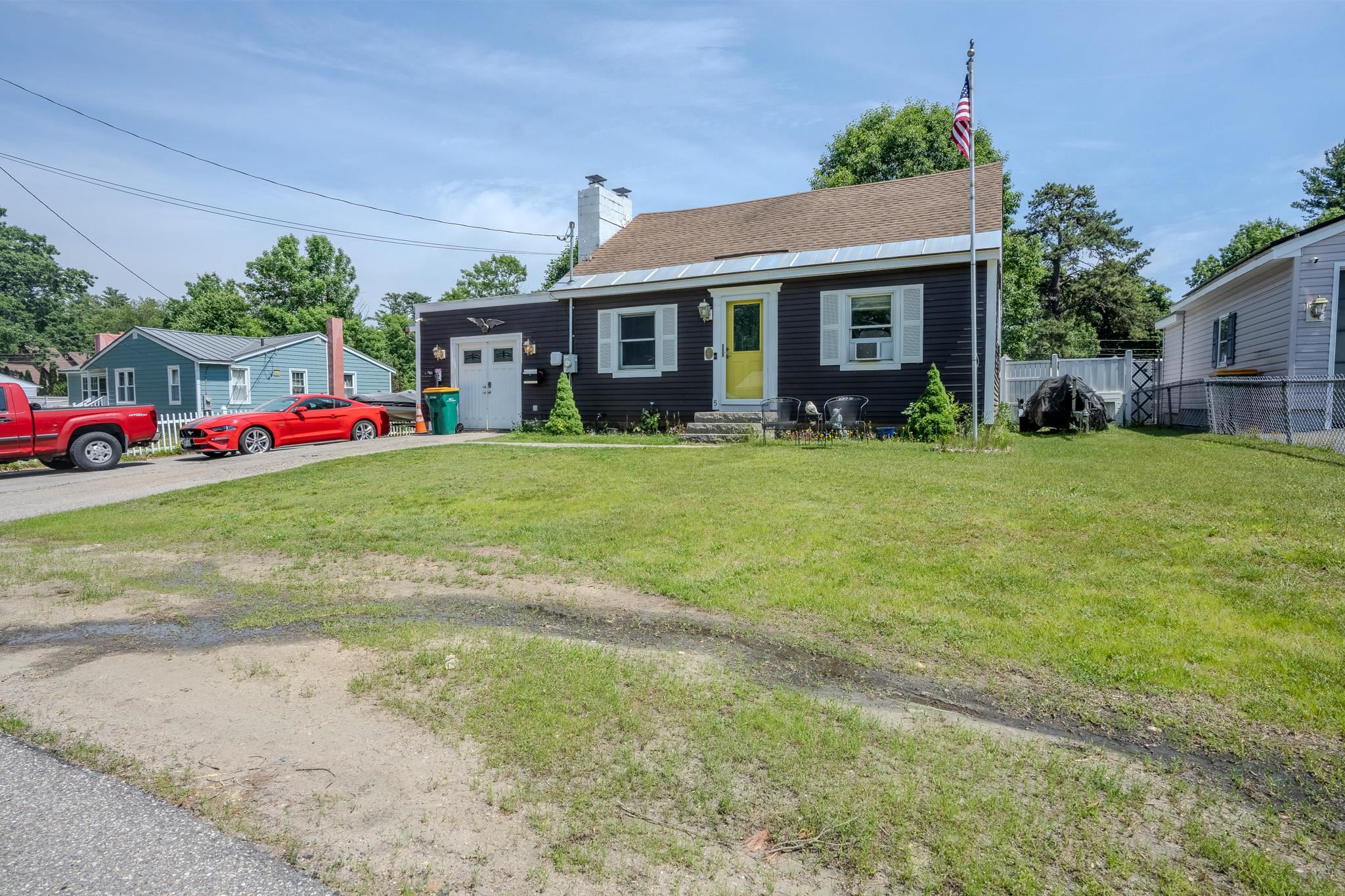 5 Russell Street Rochester, NH 03867 - Photo 2 of 20