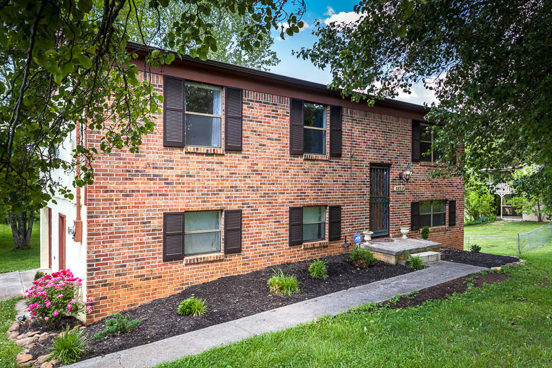 3839 Sullivan Road Knoxville, TN 37921 - Photo 1 of 18 001160506-2-3839SullivanRdKnoxvilleTN-SM