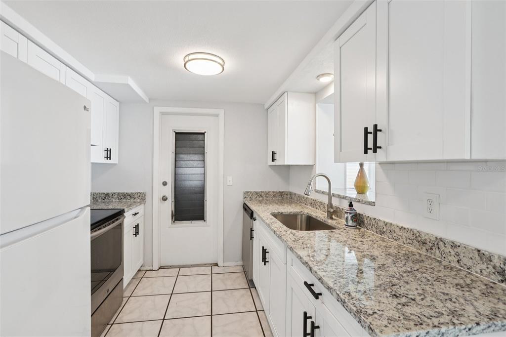 5203 Overton Drive New Port Richey, FL 34652 - Photo 11 of 28