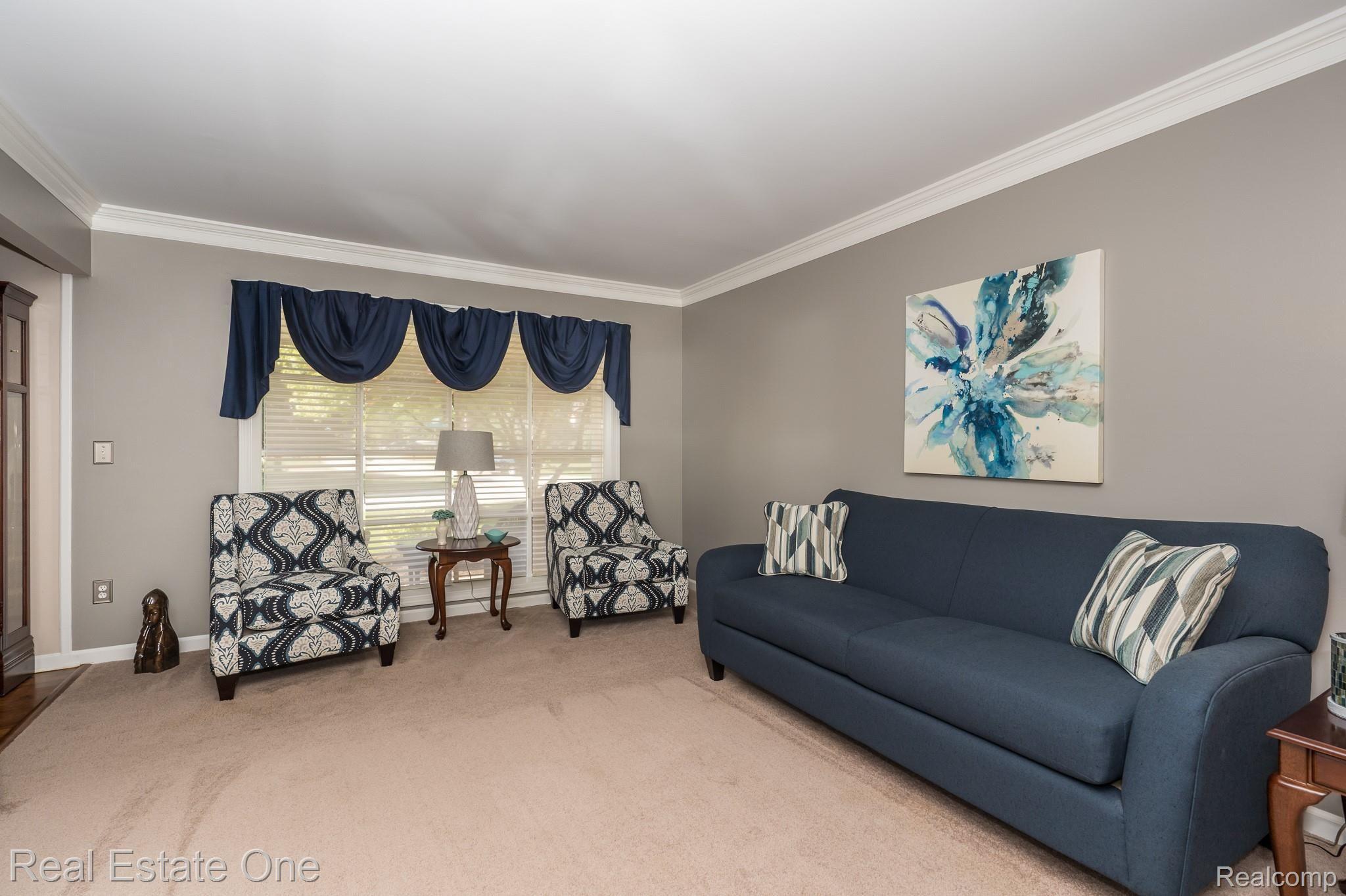 3028 Baypoint Drive Rochester, MI 48309 - Photo 5 of 40 LIVING ROOM VIEW 2