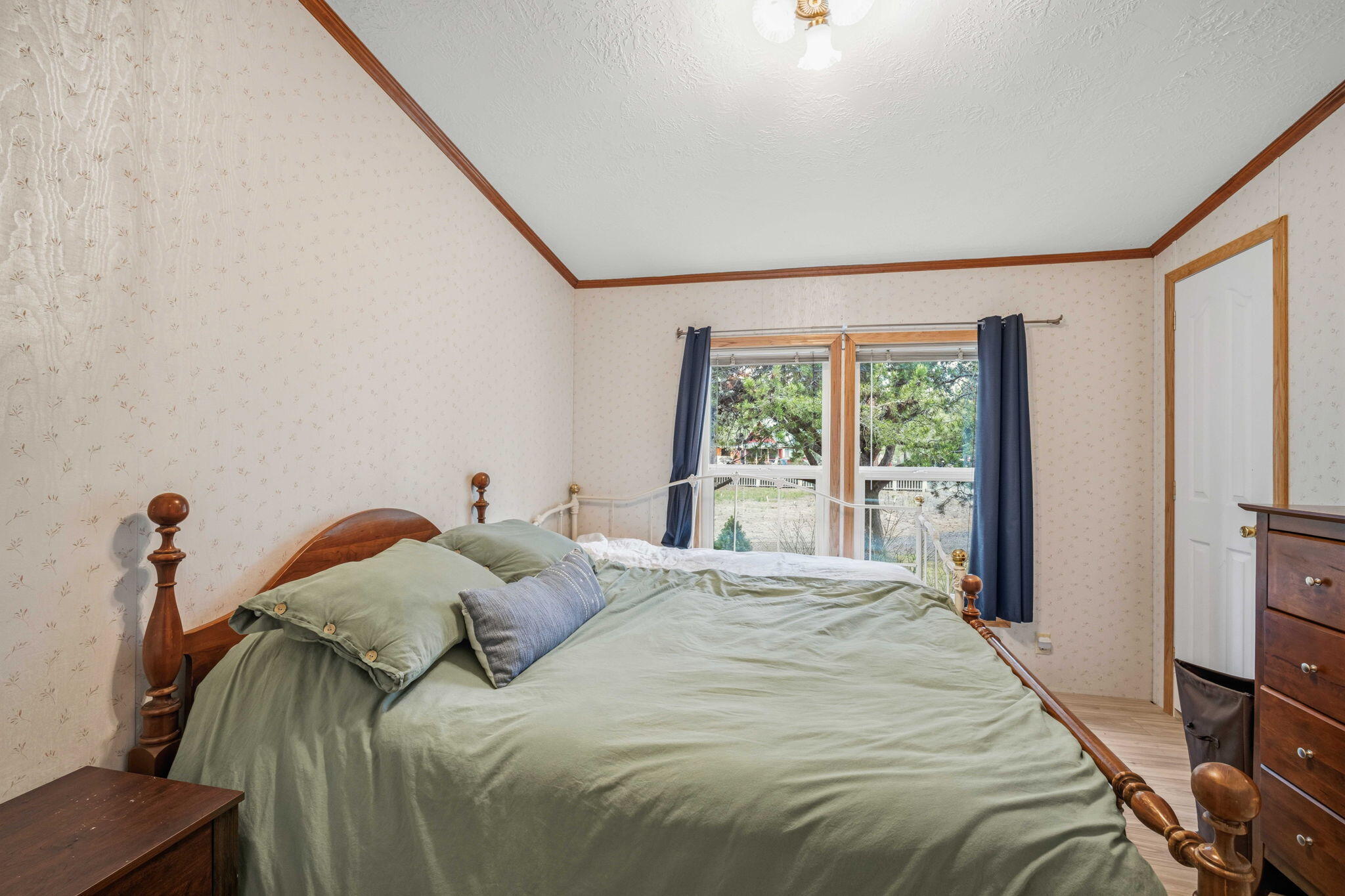 147135 Bills Road Gilchrist, OR 97737 - Photo 23 of 45 second bedroom