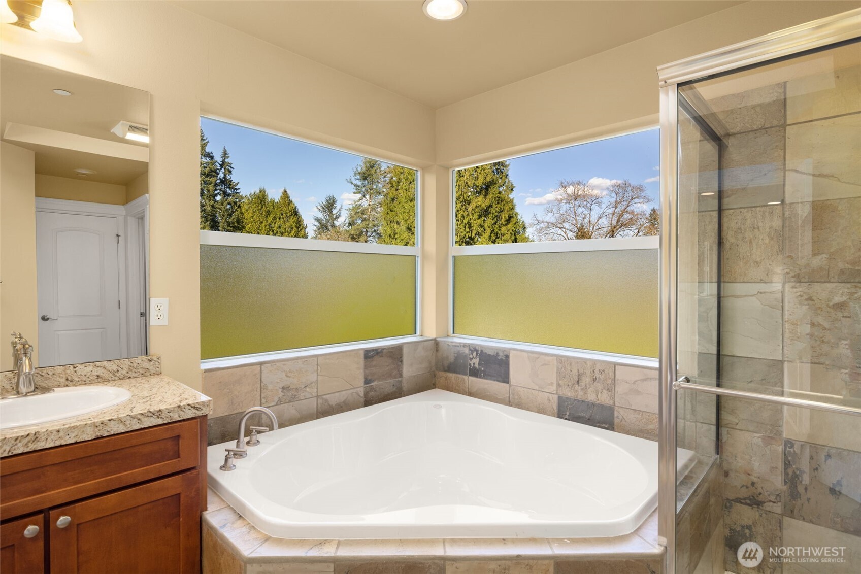 18638 92nd Avenue Northeast Bothell, WA 98011 - Photo 26 of 40