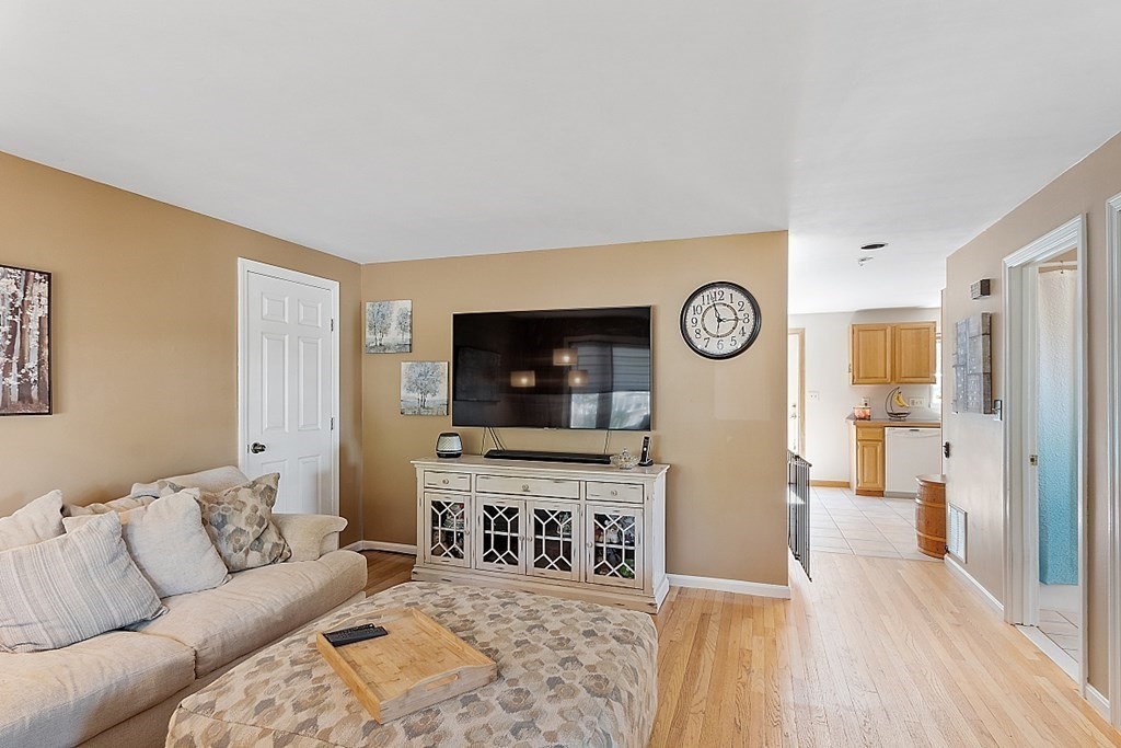 4 Dana Road Peabody, MA 01960 - Photo 4 of 40 Gallery Image 4