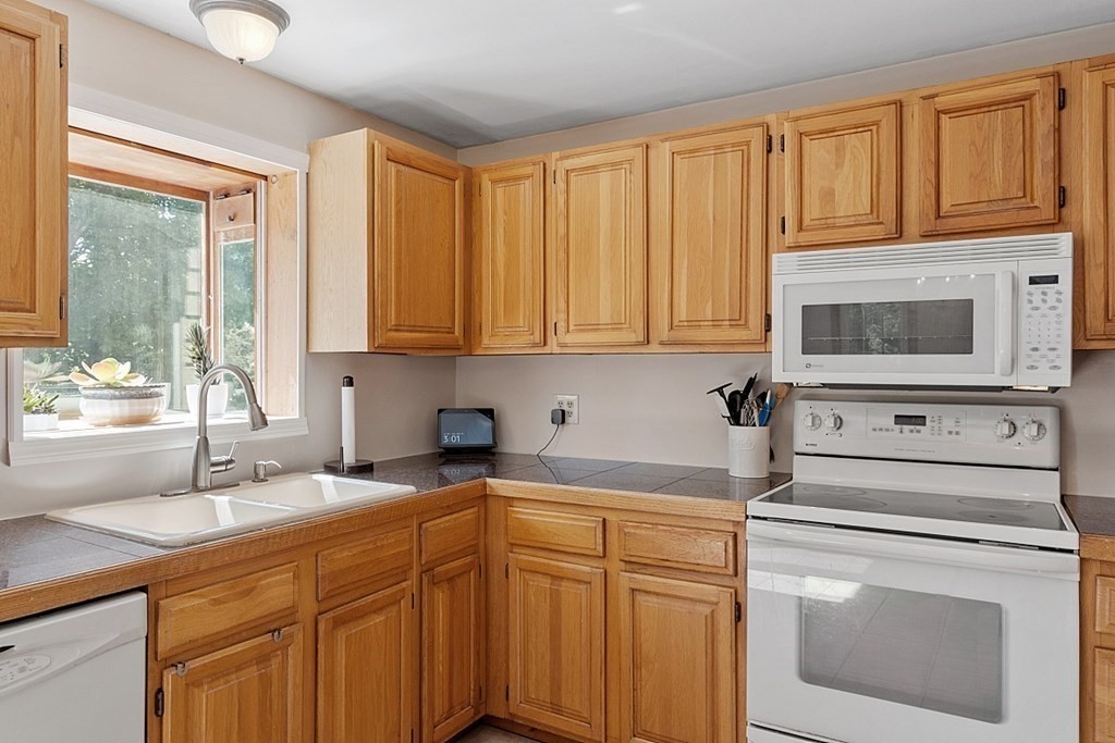 4 Dana Road Peabody, MA 01960 - Photo 8 of 40 Gallery Image 8
