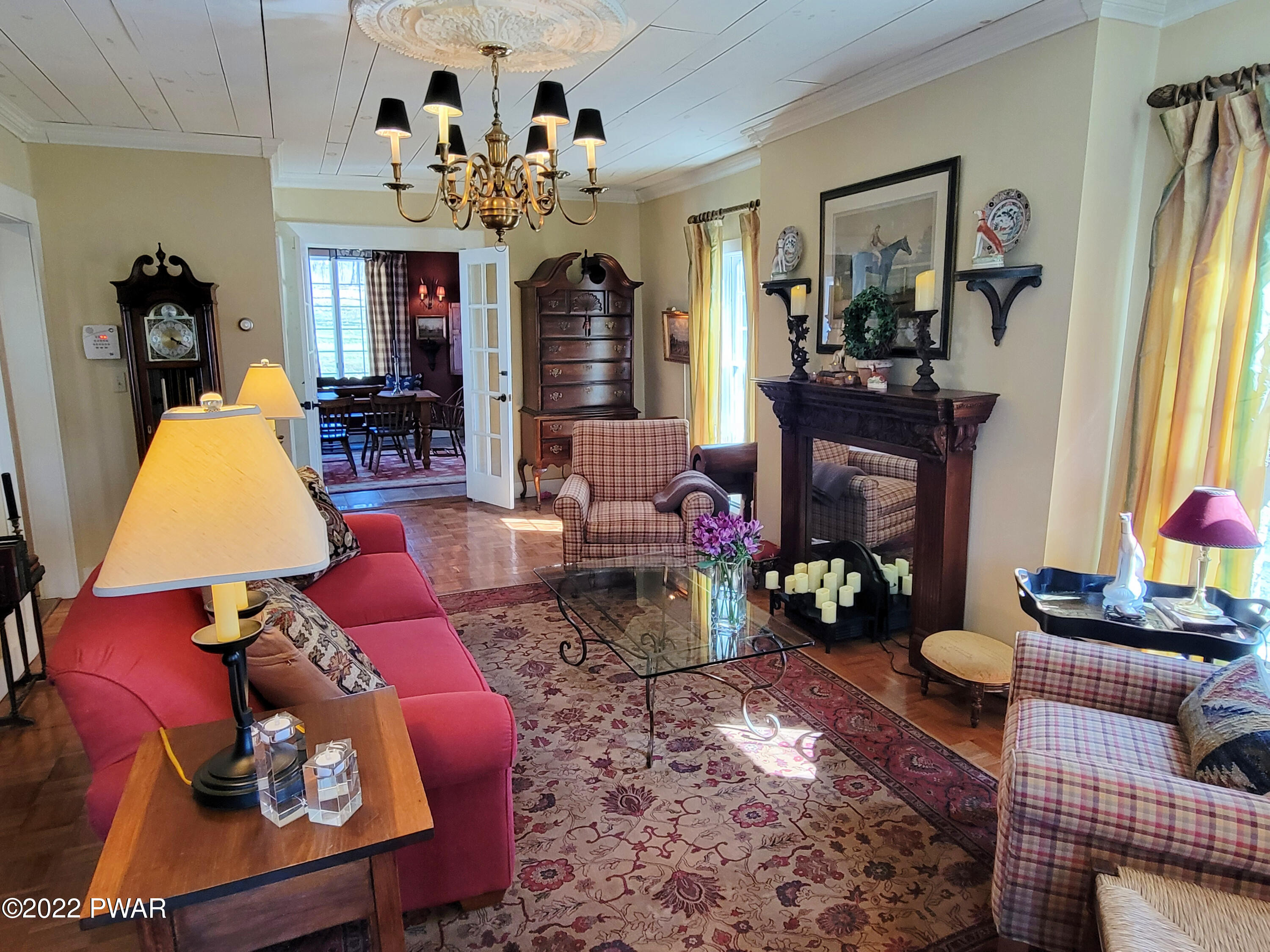 399 Como Road Lake Como, PA 18437 - Photo 5 of 30 Living Room