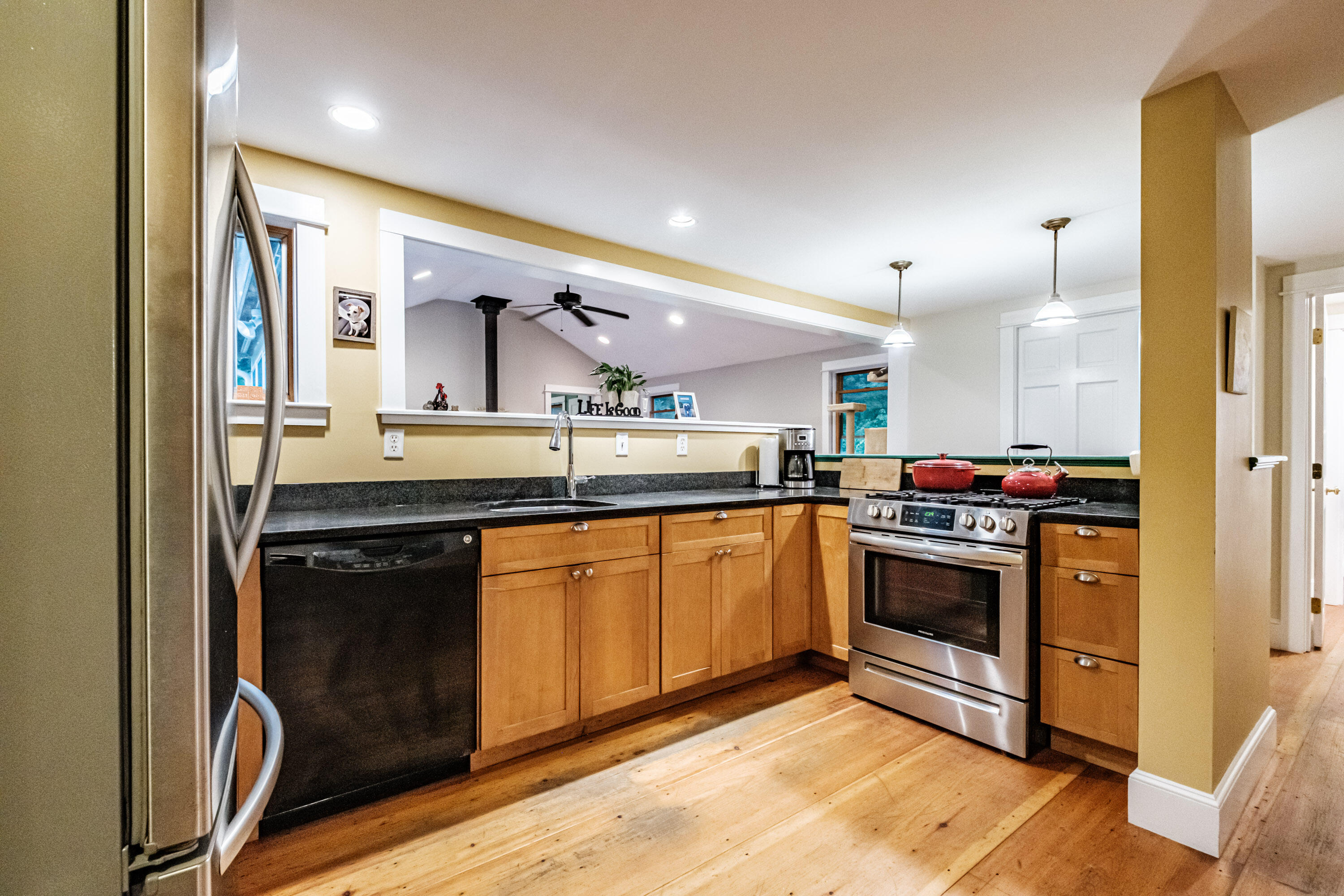 466 Ledge Road Yarmouth, ME 04096 - Photo 13 of 72 466 Ledge Road
