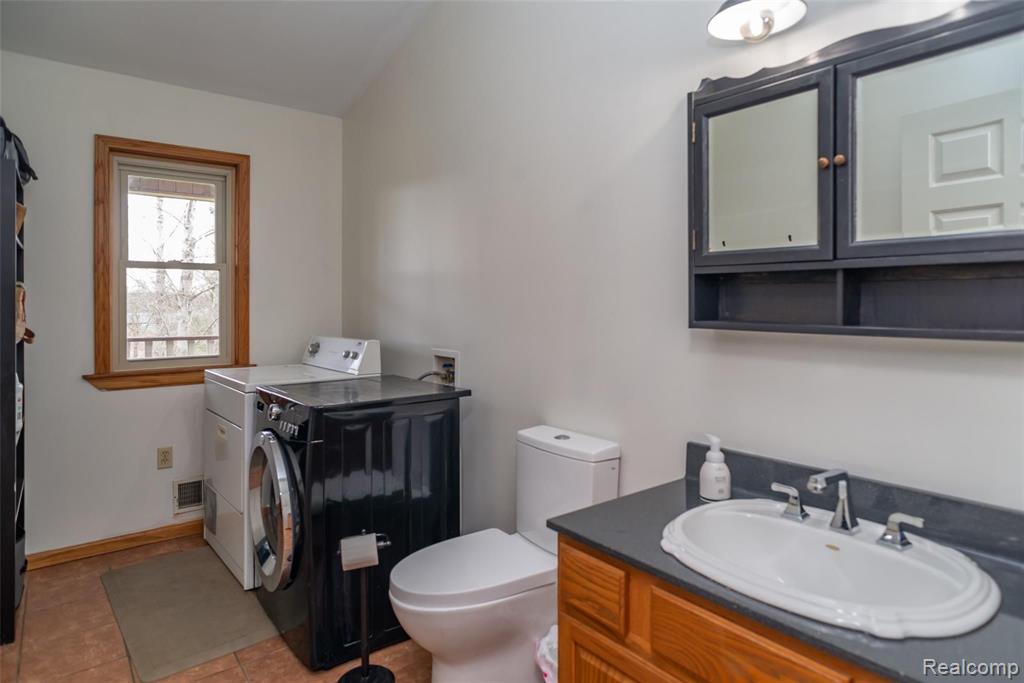 8106 West Allen Road Fowlerville, MI 48836 - Photo 17 of 20