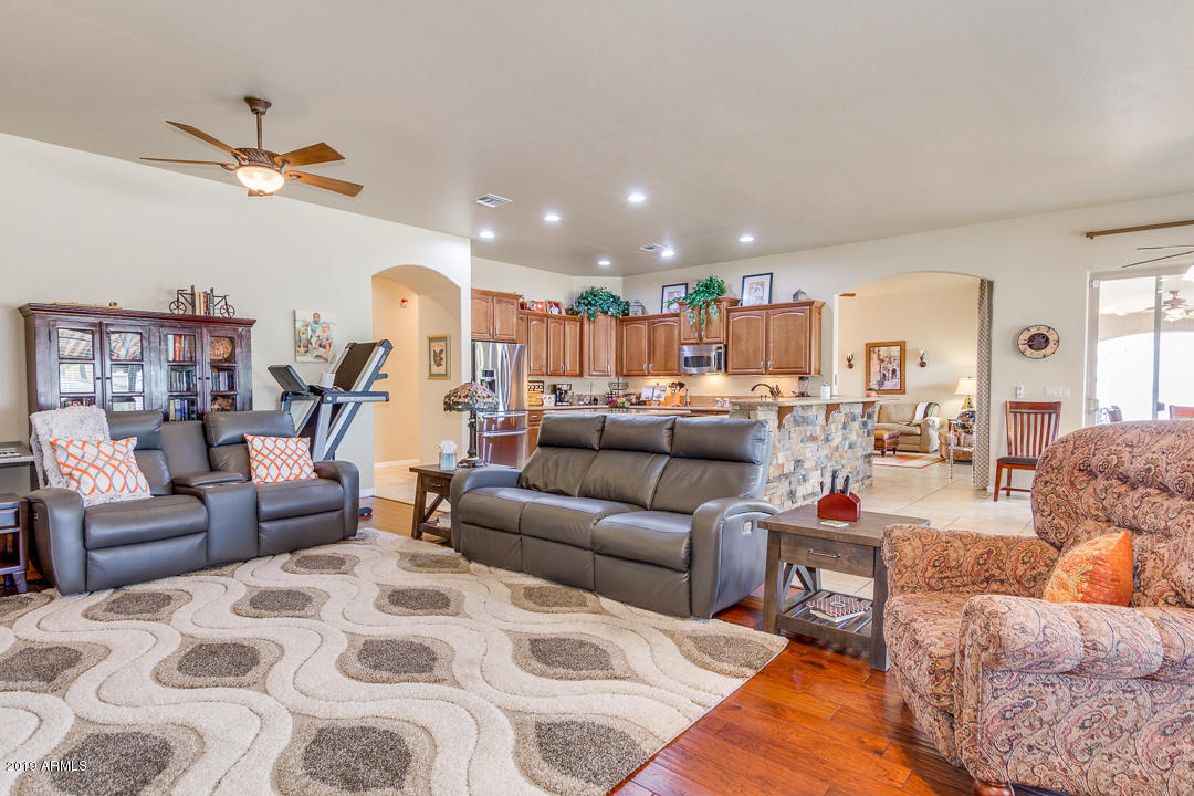 1126 West Joy Ranch Road Phoenix, AZ 85086 - Photo 15 of 45 Great Room