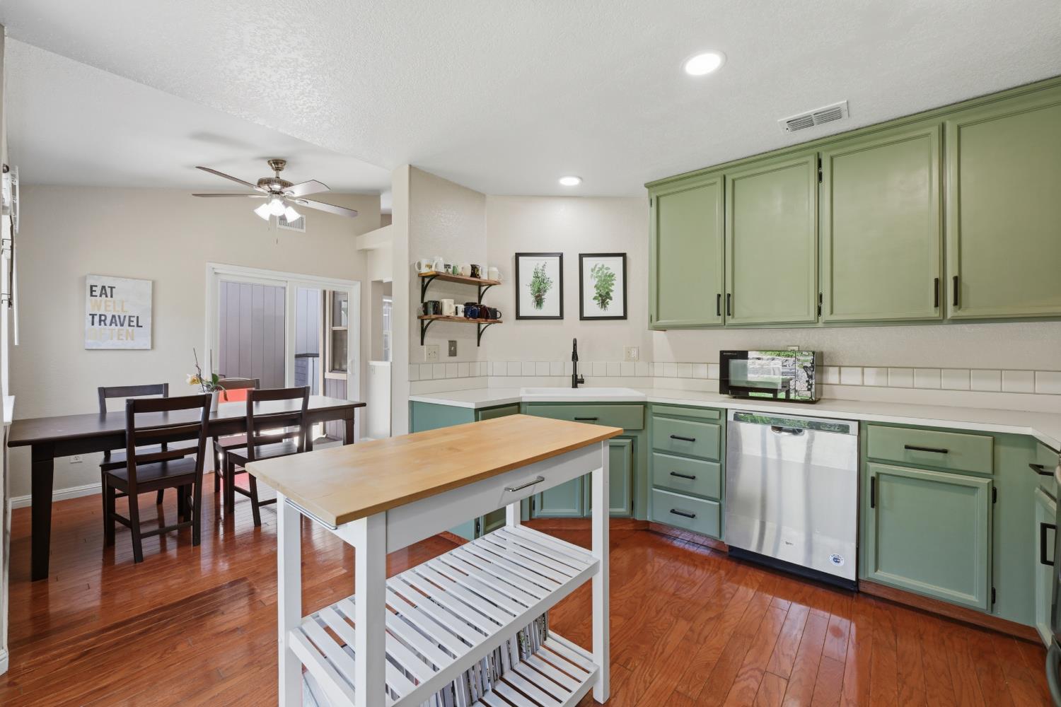 3006 Springview Meadows Drive Rocklin, CA 95677 - Photo 15 of 41