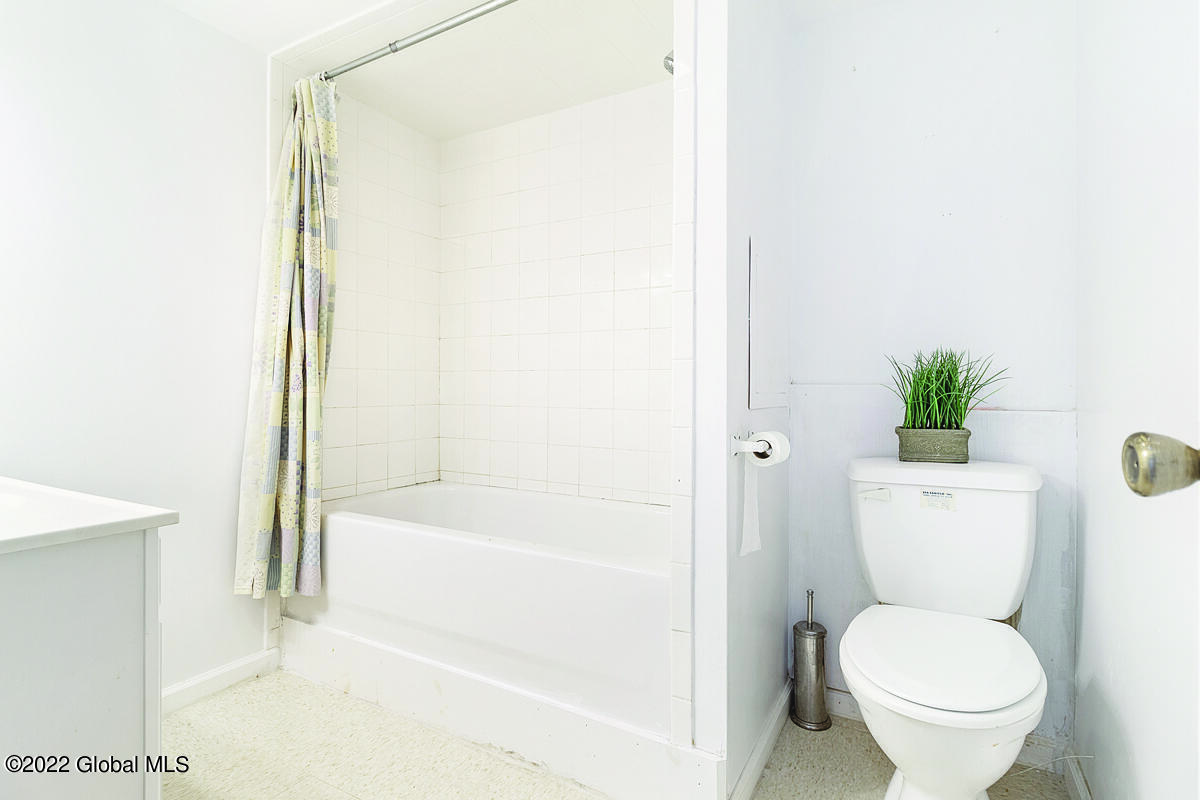 126 Jefferson Road Bethlehem, NY 12077 - Photo 18 of 21 _A7A4543