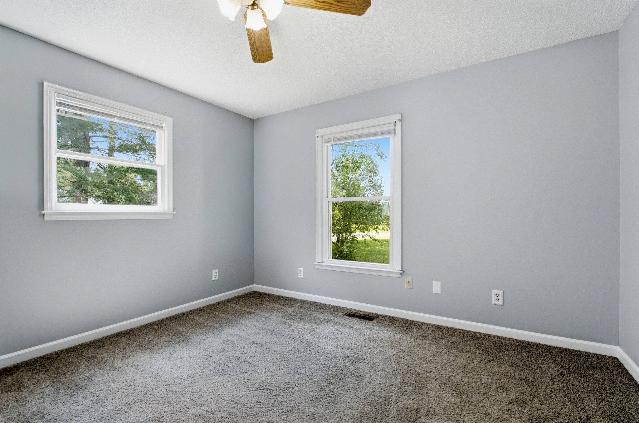609 Hawkersmith Road Tullahoma, TN 37388 - Photo 17 of 32