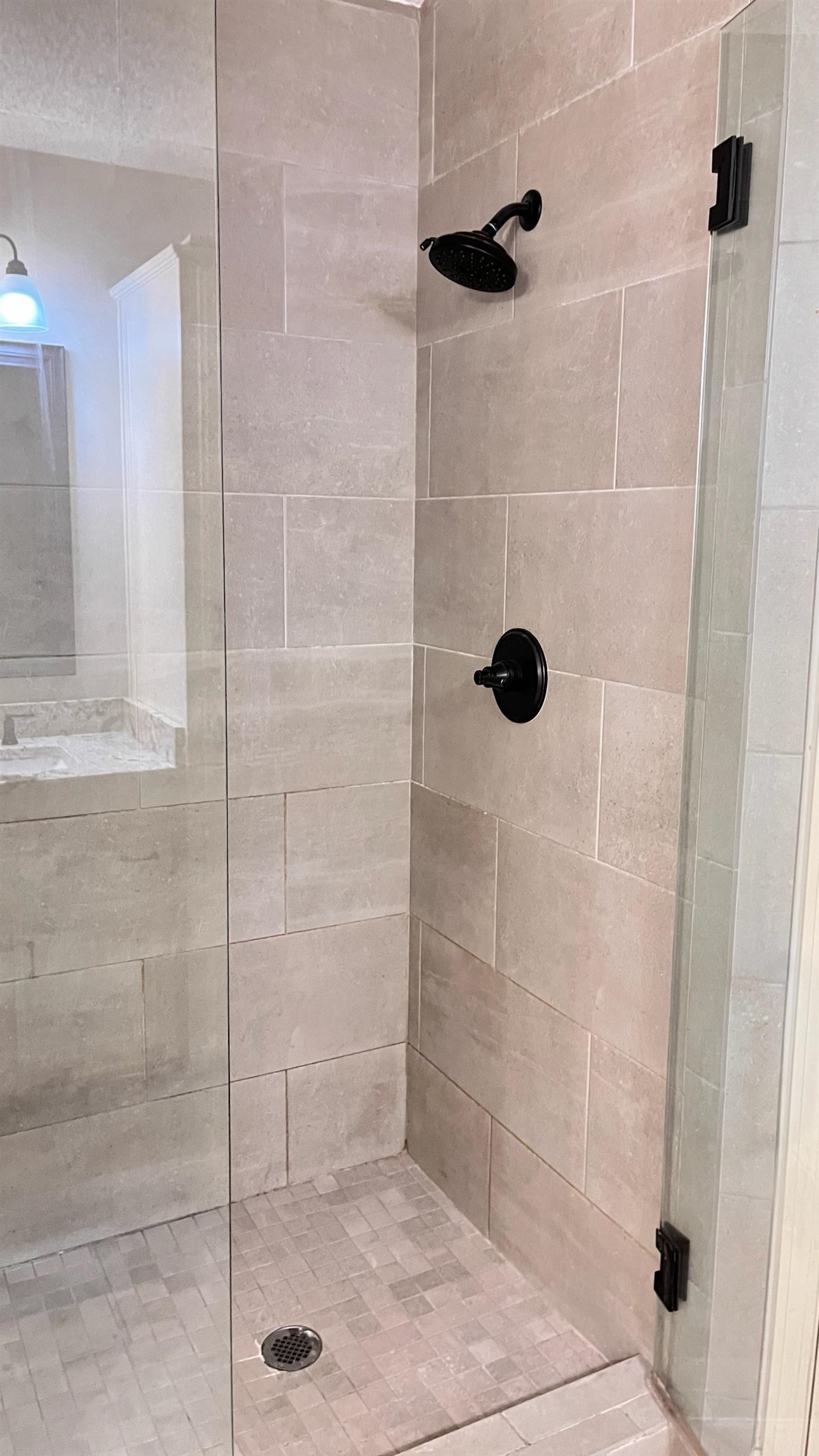 7770 Juniper Cove West Memphis, TN 38016 - Photo 26 of 34 Bathroom with tiled shower