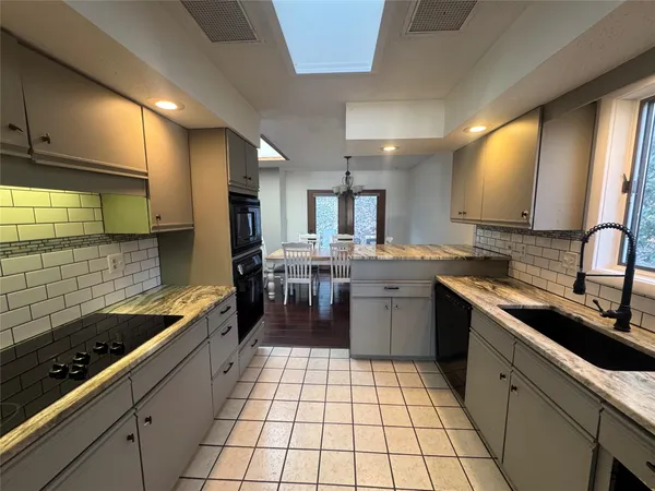 $2,800 | 41 Kenilworth Road, Binghamton, NY 13903