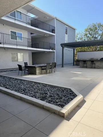 $689,000 | 2500 East 4th Street, Long Beach, CA 90814