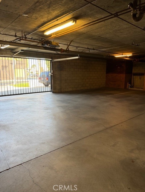 2500 East 4th Street, Unit 203 Long Beach, CA 90814 - Photo 32 of 35 a view of an empty room