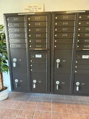 $689,000 | 2500 East 4th Street, Long Beach, CA 90814