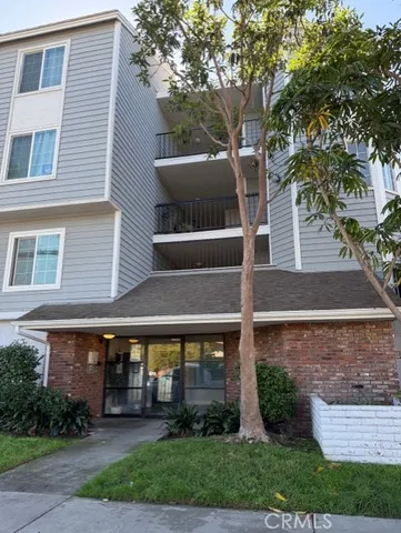 $689,000 | 2500 East 4th Street, Long Beach, CA 90814