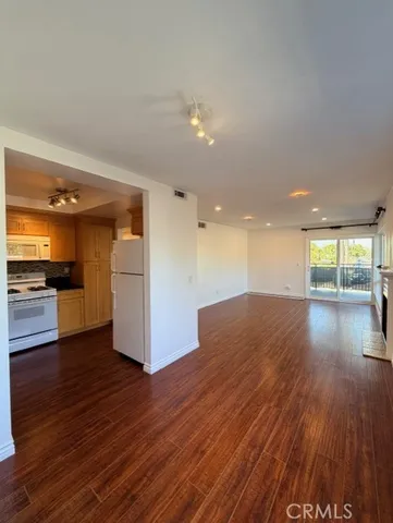 $689,000 | 2500 East 4th Street, Long Beach, CA 90814