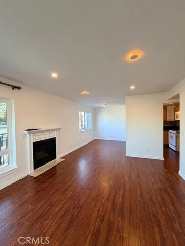 $689,000 | 2500 East 4th Street, Long Beach, CA 90814