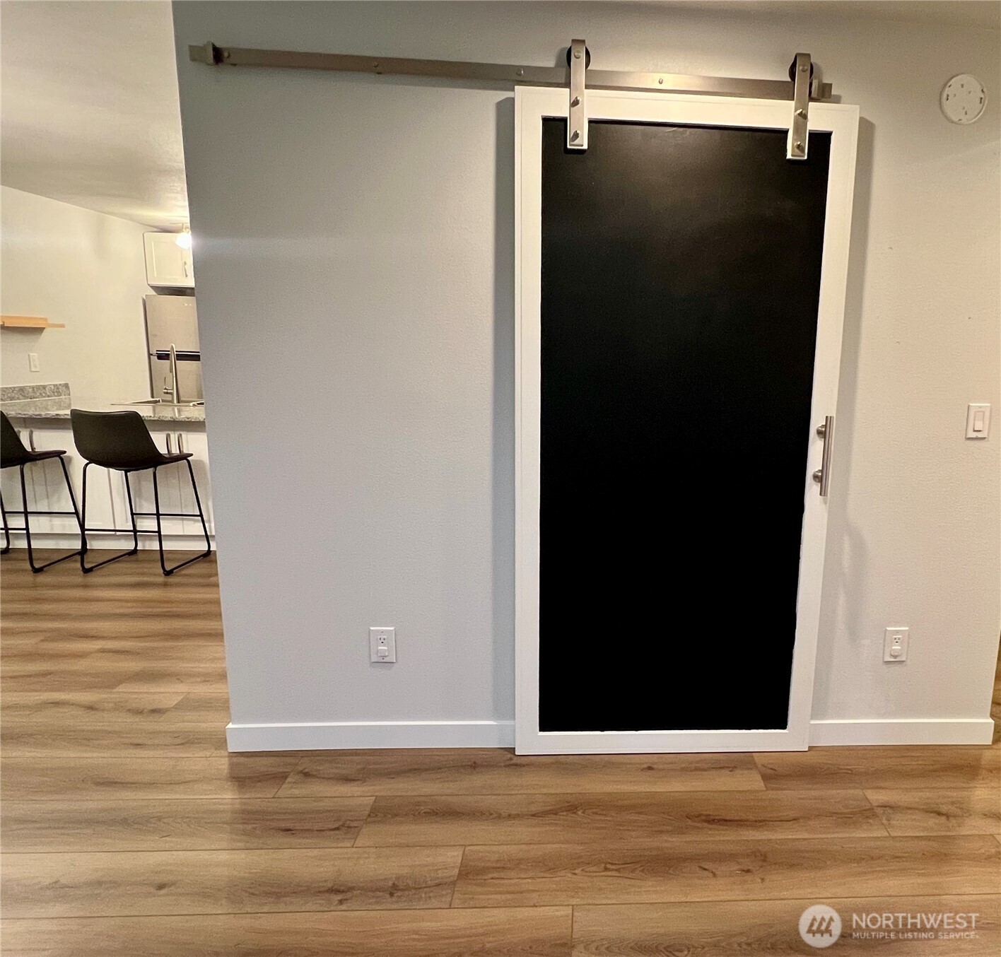 526 South 323rd Place, Unit 11F Federal Way, WA 98003 - Photo 14 of 24 a view of a room