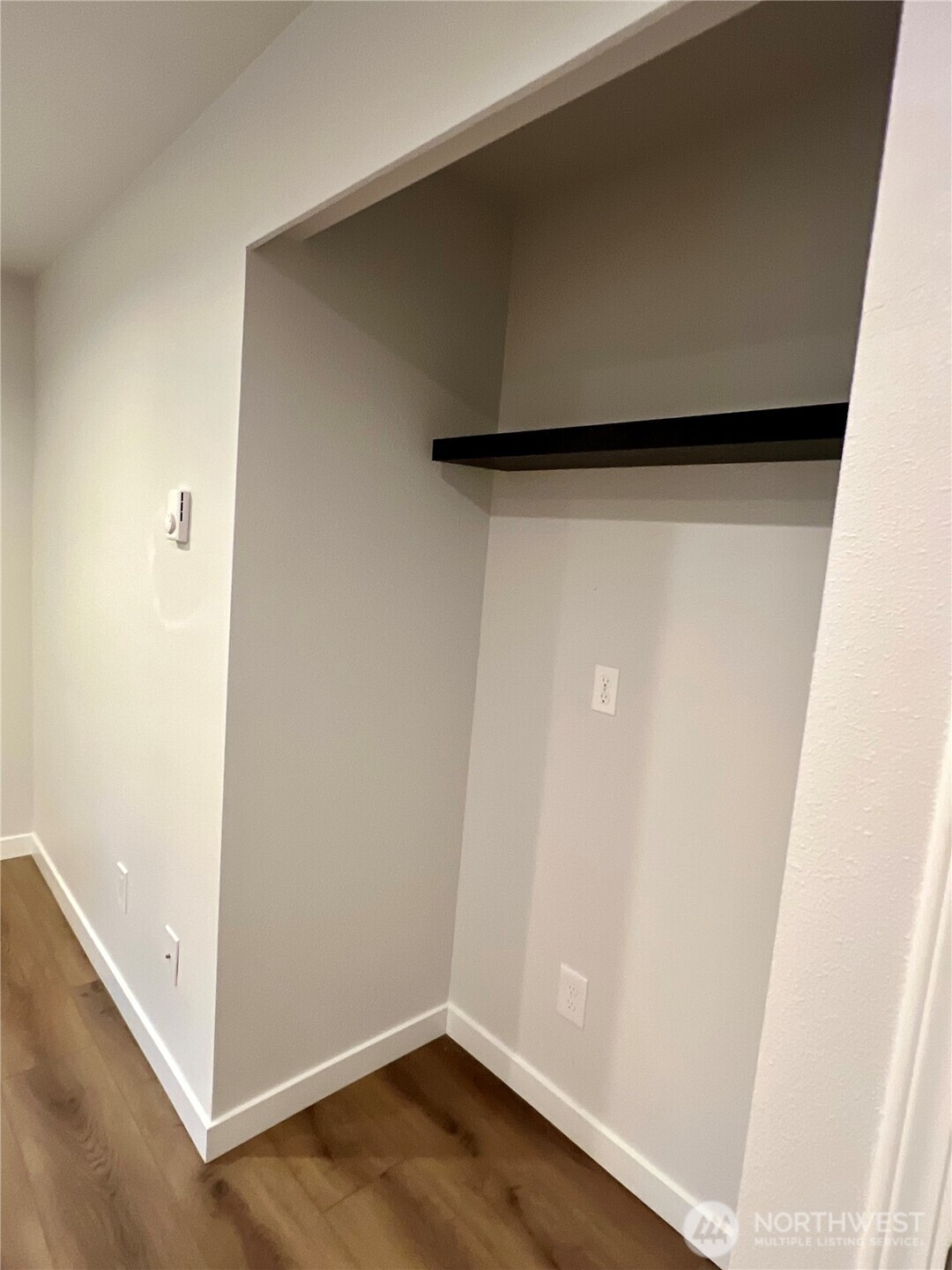 526 South 323rd Place, Unit 11F Federal Way, WA 98003 - Photo 21 of 24 a view of door