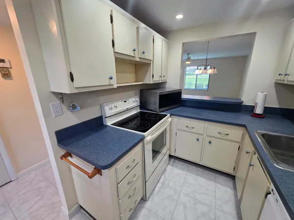 $209,900 | 5403 Southeast Miles Grant Road, Unit H108, Stuart, FL 34997