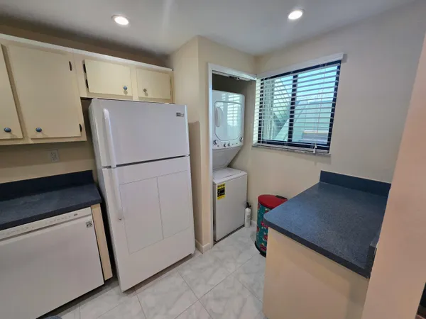 $209,900 | 5403 Southeast Miles Grant Road, Unit H108, Stuart, FL 34997