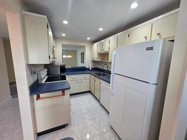 $209,900 | 5403 Southeast Miles Grant Road, Unit H108, Stuart, FL 34997