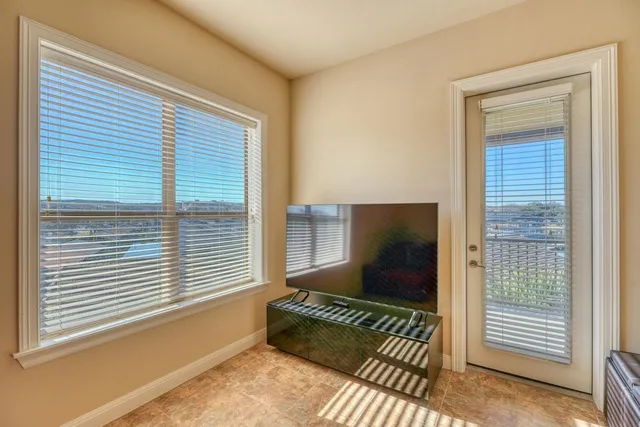 $279,000 | 101 West Bank, Unit 27, Horseshoe Bay, TX 78657