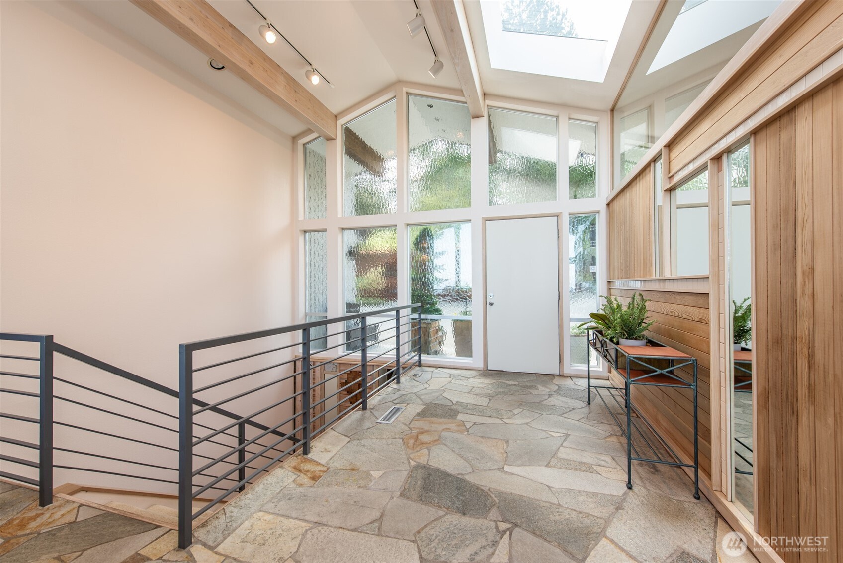 322 Ravens Ridge Road Sequim, WA 98382 - Photo 4 of 40 a view of a hallway with seating area