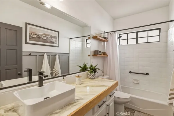 $9,500 | 716 North Lucia Avenue, Unit B, Redondo Beach, CA 90277