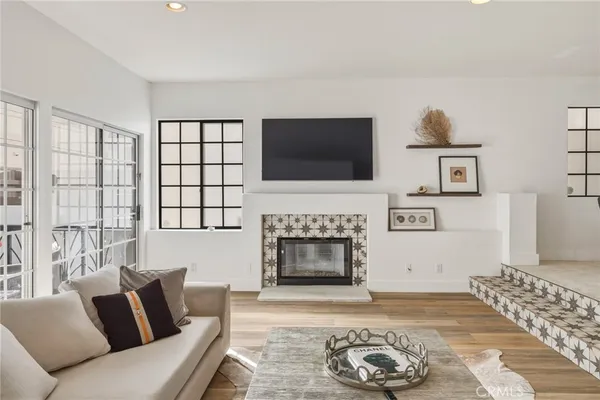 $9,500 | 716 North Lucia Avenue, Unit B, Redondo Beach, CA 90277