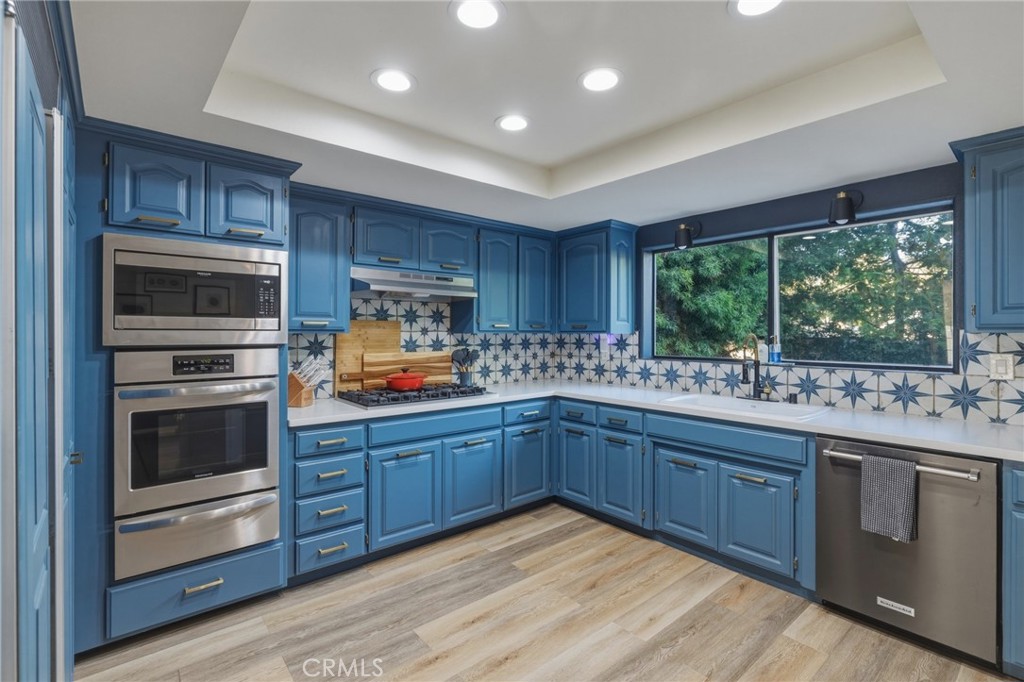 716 North Lucia Avenue, Unit B Redondo Beach, CA 90277 - Photo 10 of 52