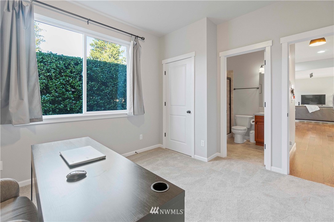 2510 Northeast 24th Place Renton, WA 98056 - Photo 14 of 35 Gallery Image 14