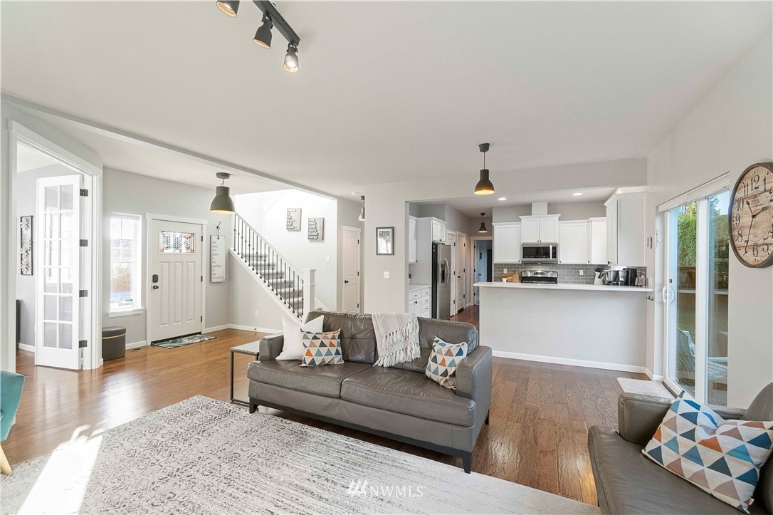 2510 Northeast 24th Place Renton, WA 98056 - Photo 10 of 35 Gallery Image 10