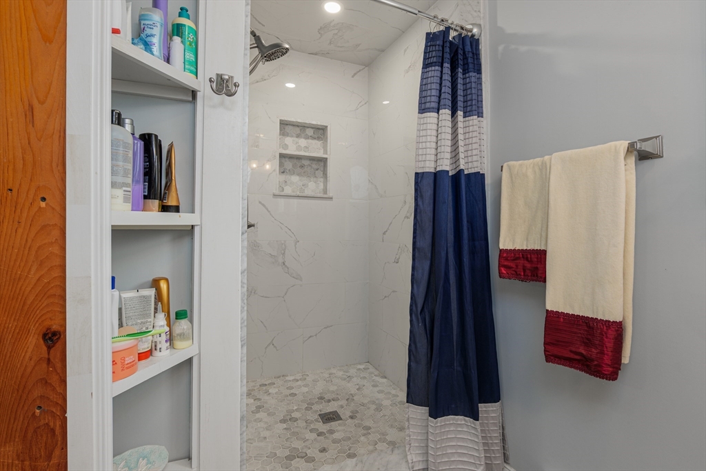 6 Hayes Avenue Beverly, MA 01915 - Photo 11 of 24