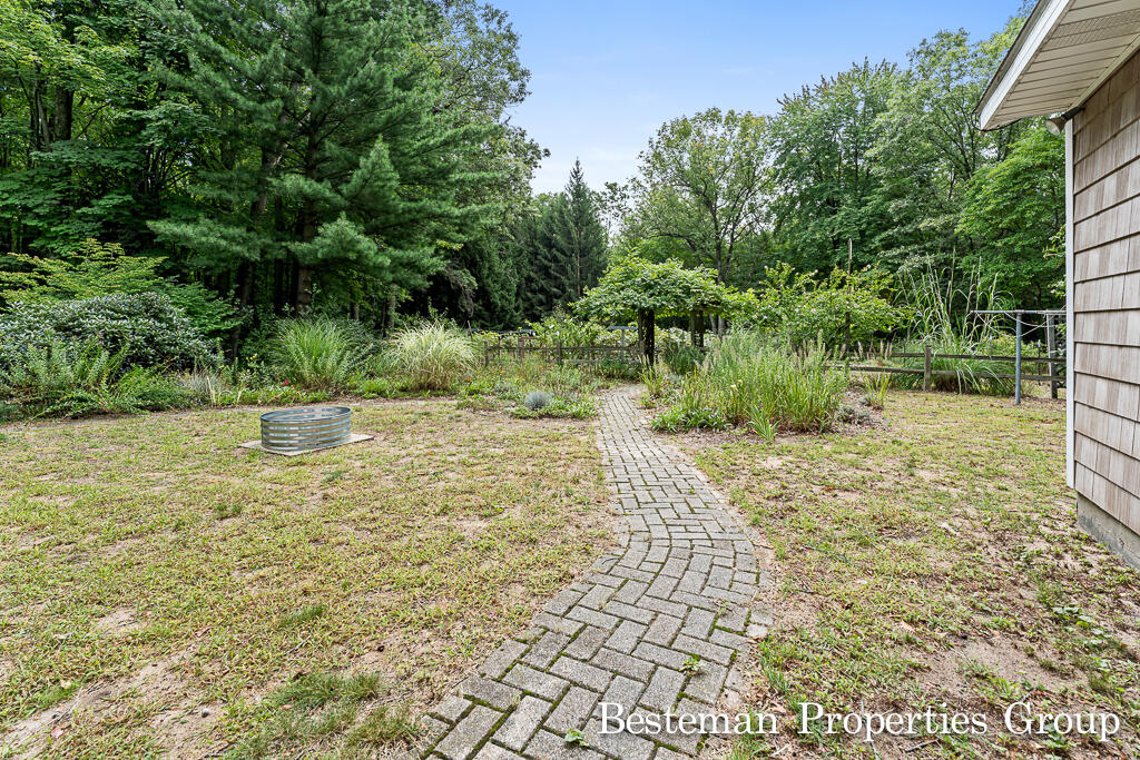 3347 West River Road Muskegon, MI 49445 - Photo 54 of 65 3347WRiver04Lores