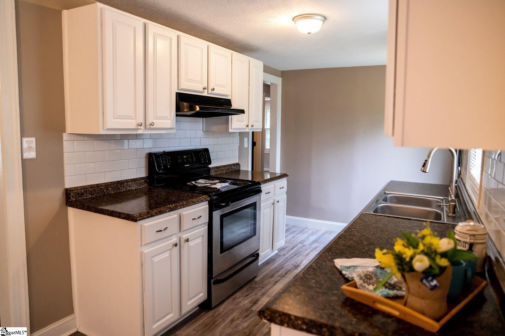 118 Couch Street Easley, SC 29640 - Photo 3 of 25 Gallery Image 3