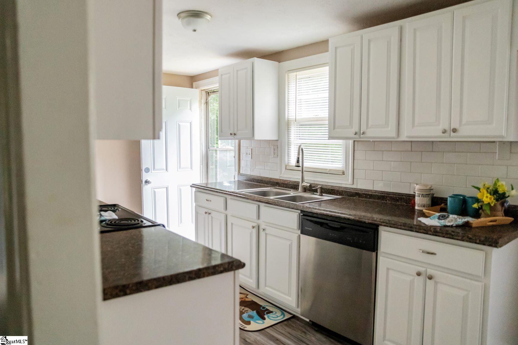 118 Couch Street Easley, SC 29640 - Photo 6 of 25 Gallery Image 6