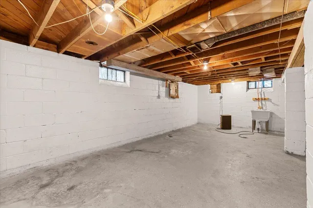 $62,500 | 18700 McCormick Street, Detroit, MI 48224