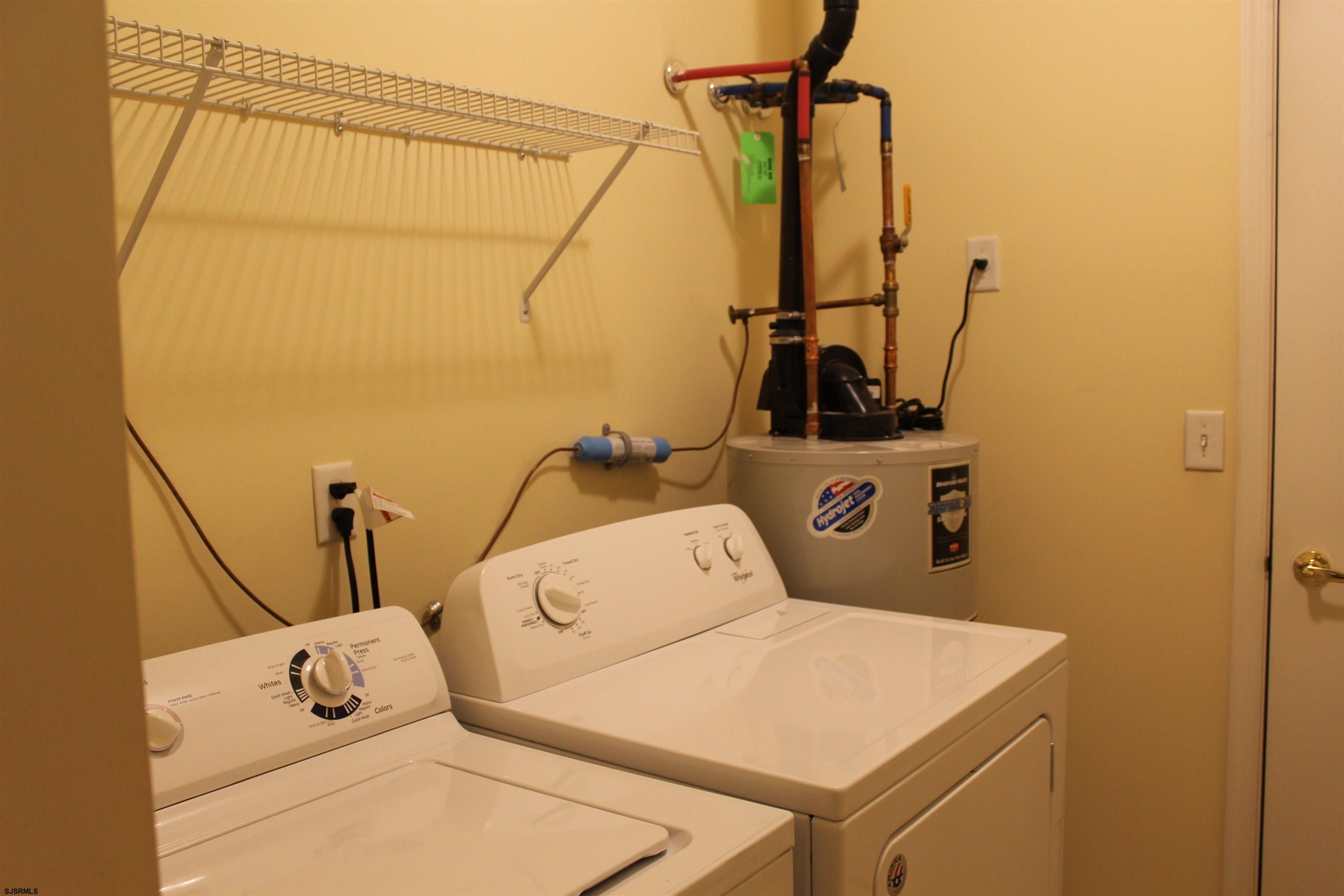 39 Poppy Road Egg Harbor Township, NJ 08234 - Photo 7 of 37 a utility room with dryer and washer