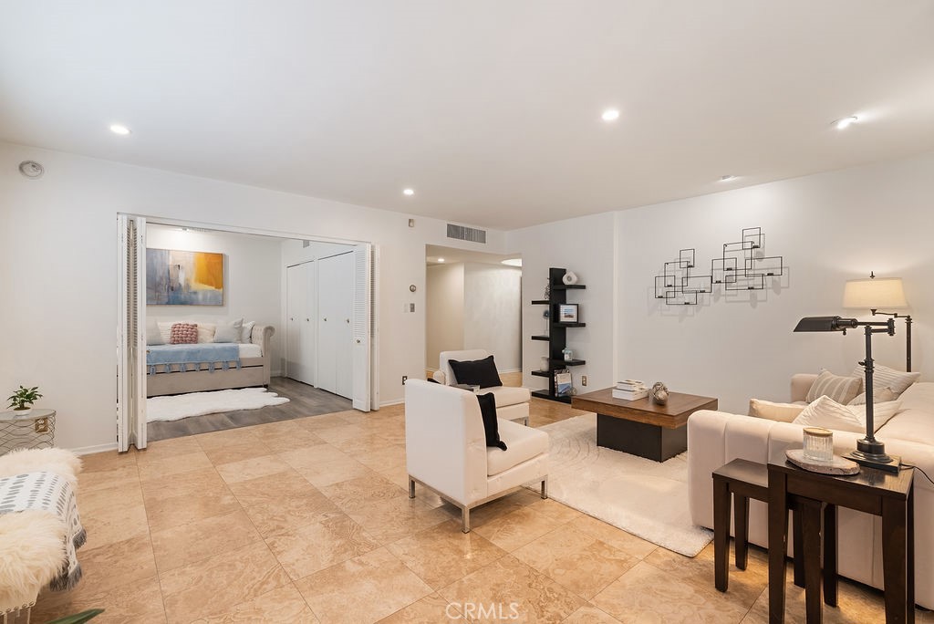 419 North Oakhurst Drive, Unit 102 Beverly Hills, CA 90210 - Photo 12 of 26