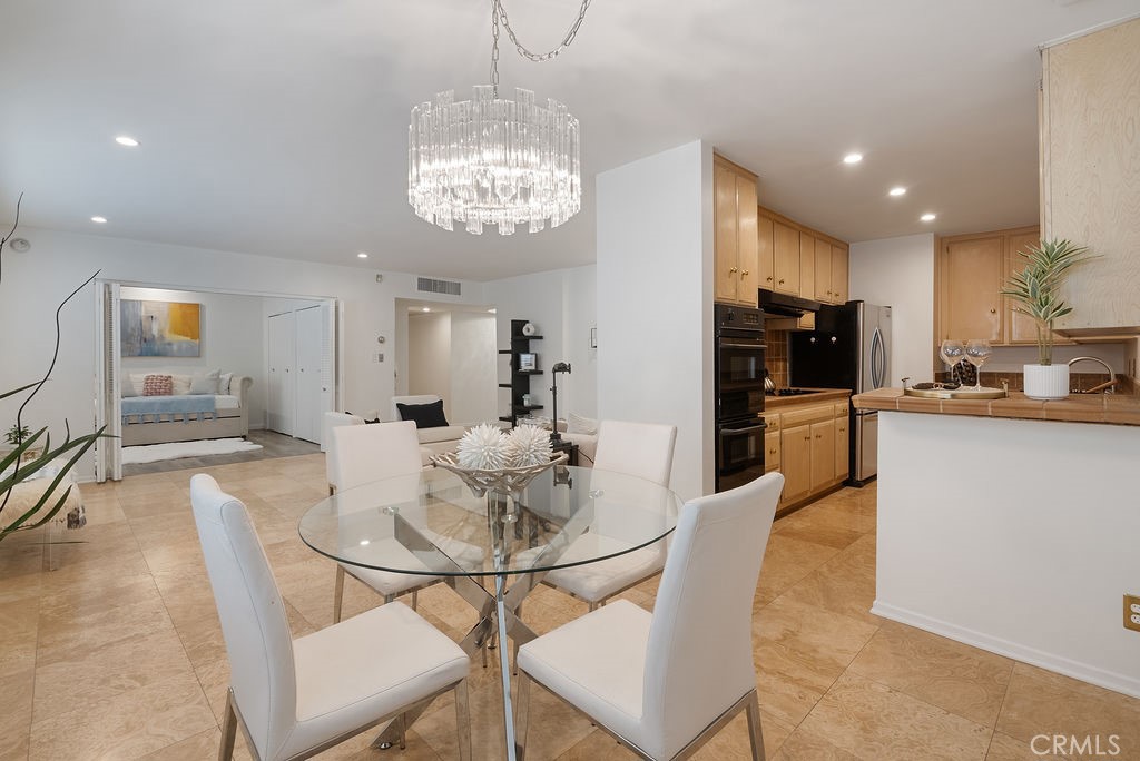 419 North Oakhurst Drive, Unit 102 Beverly Hills, CA 90210 - Photo 16 of 26