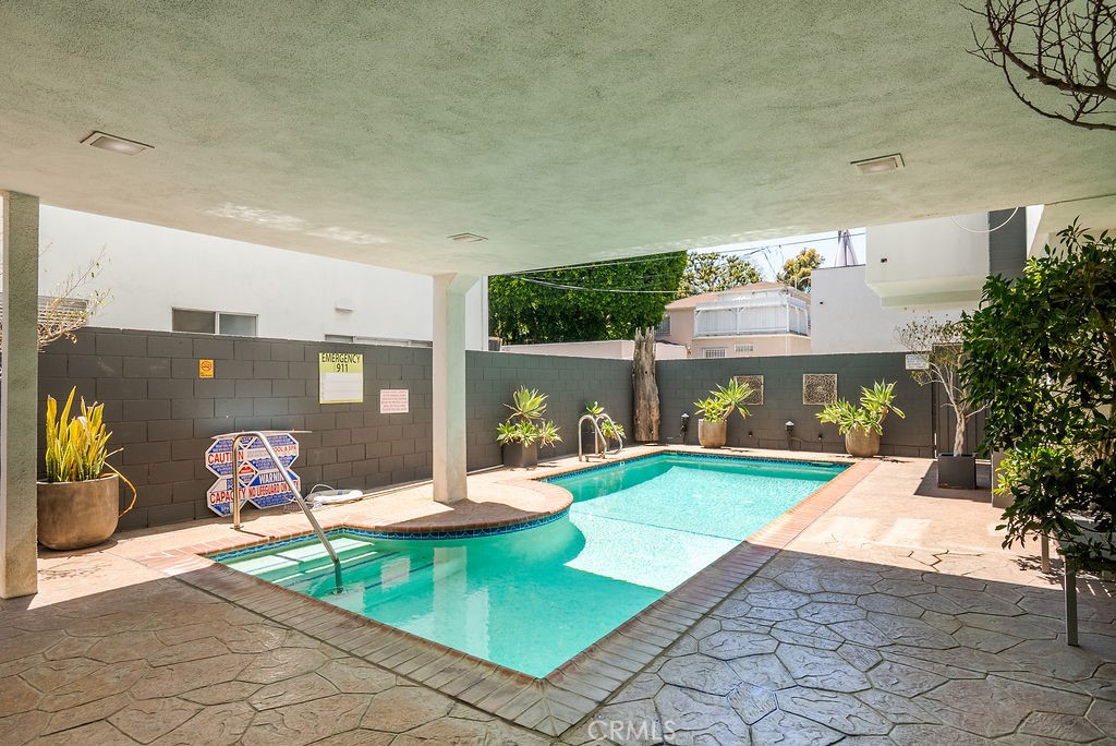 419 North Oakhurst Drive, Unit 102 Beverly Hills, CA 90210 - Photo 24 of 26