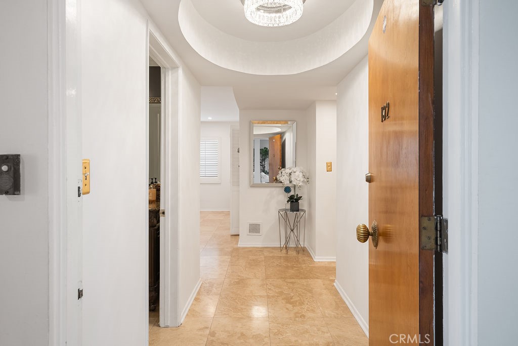 419 North Oakhurst Drive, Unit 102 Beverly Hills, CA 90210 - Photo 6 of 26