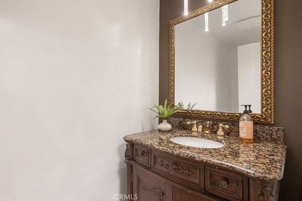 419 North Oakhurst Drive, Unit 102 Beverly Hills, CA 90210 - Photo 9 of 26