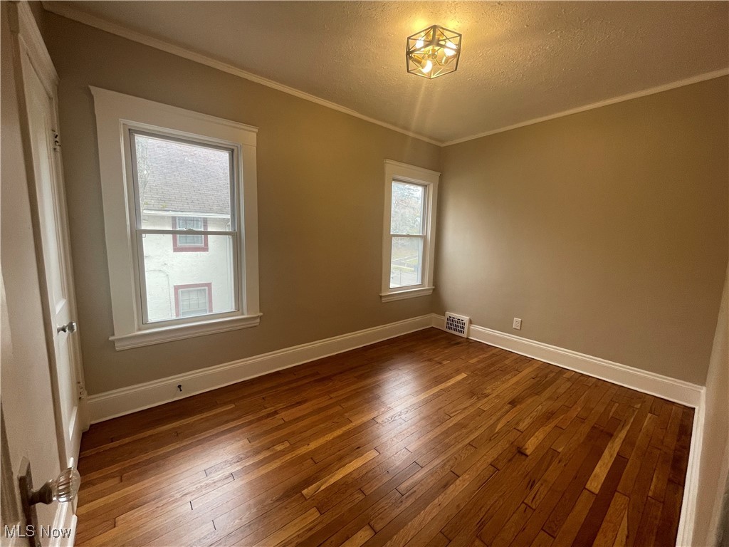 3235 Oak Road Cleveland, OH 44118 - Photo 18 of 47 Bedroom 2